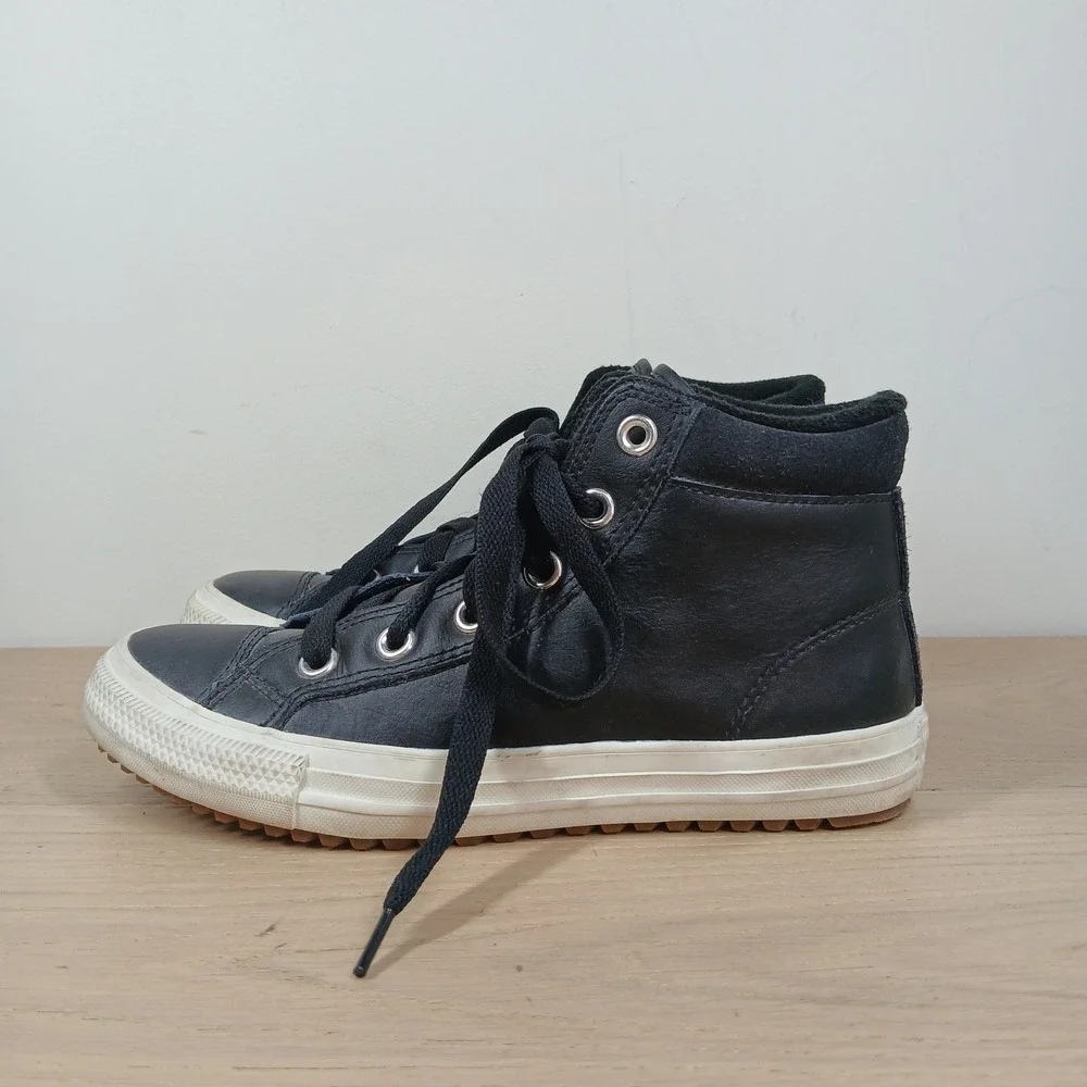 Converse Chuck Taylor All Star Berkshire Boot Hi Kids 4 Black Leather Grunge
